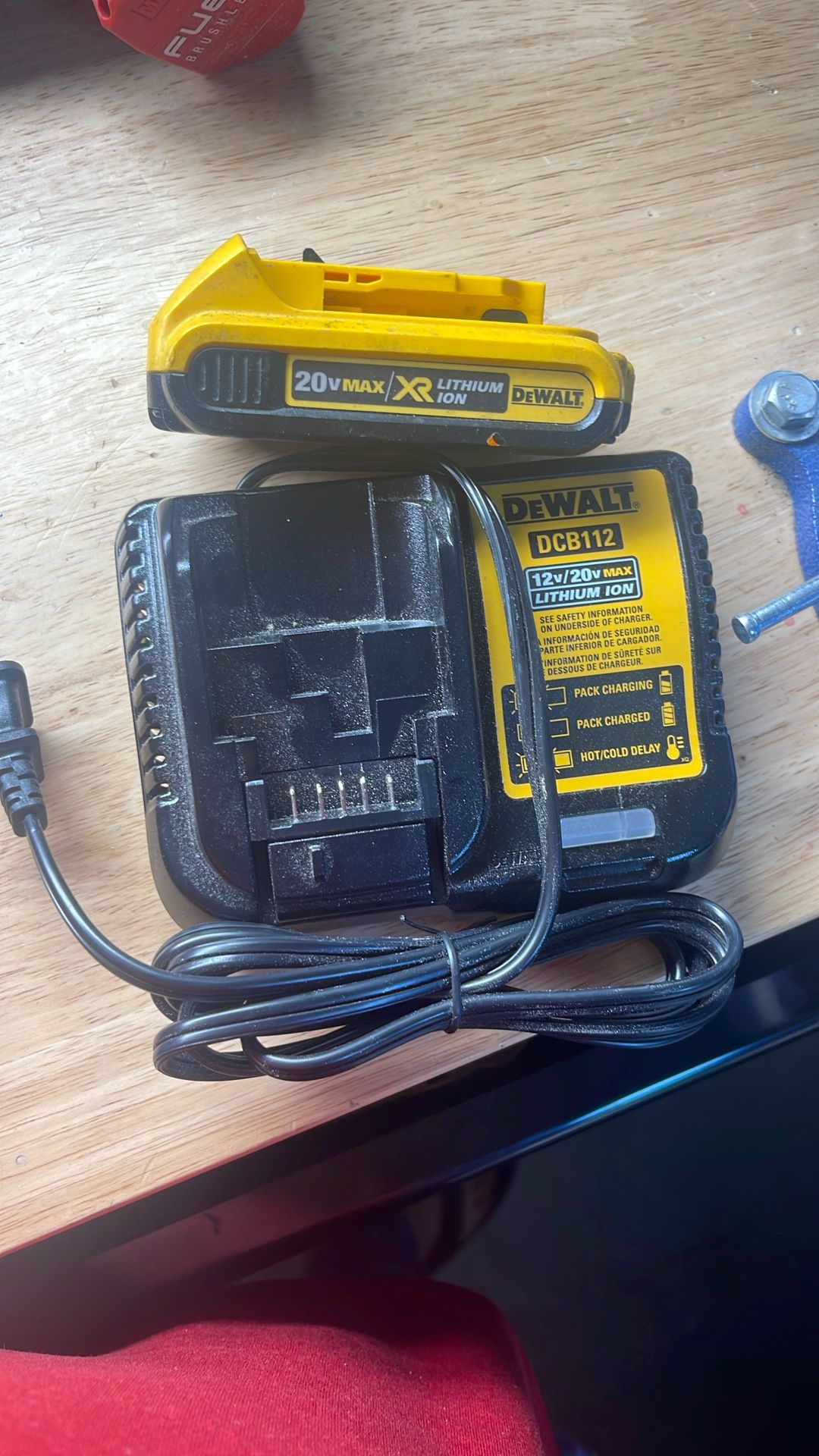 Battery 🔋 2.00 AH And Charger