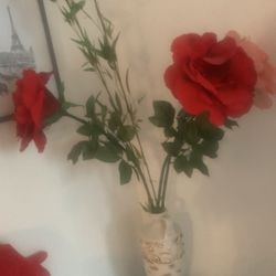 Large Base With Big Read Roses