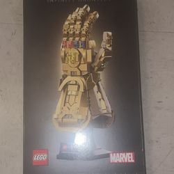 LEGO Infinity Gauntlet 