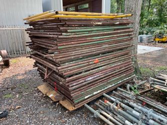 Scaffolding for sale, best offer takes all
