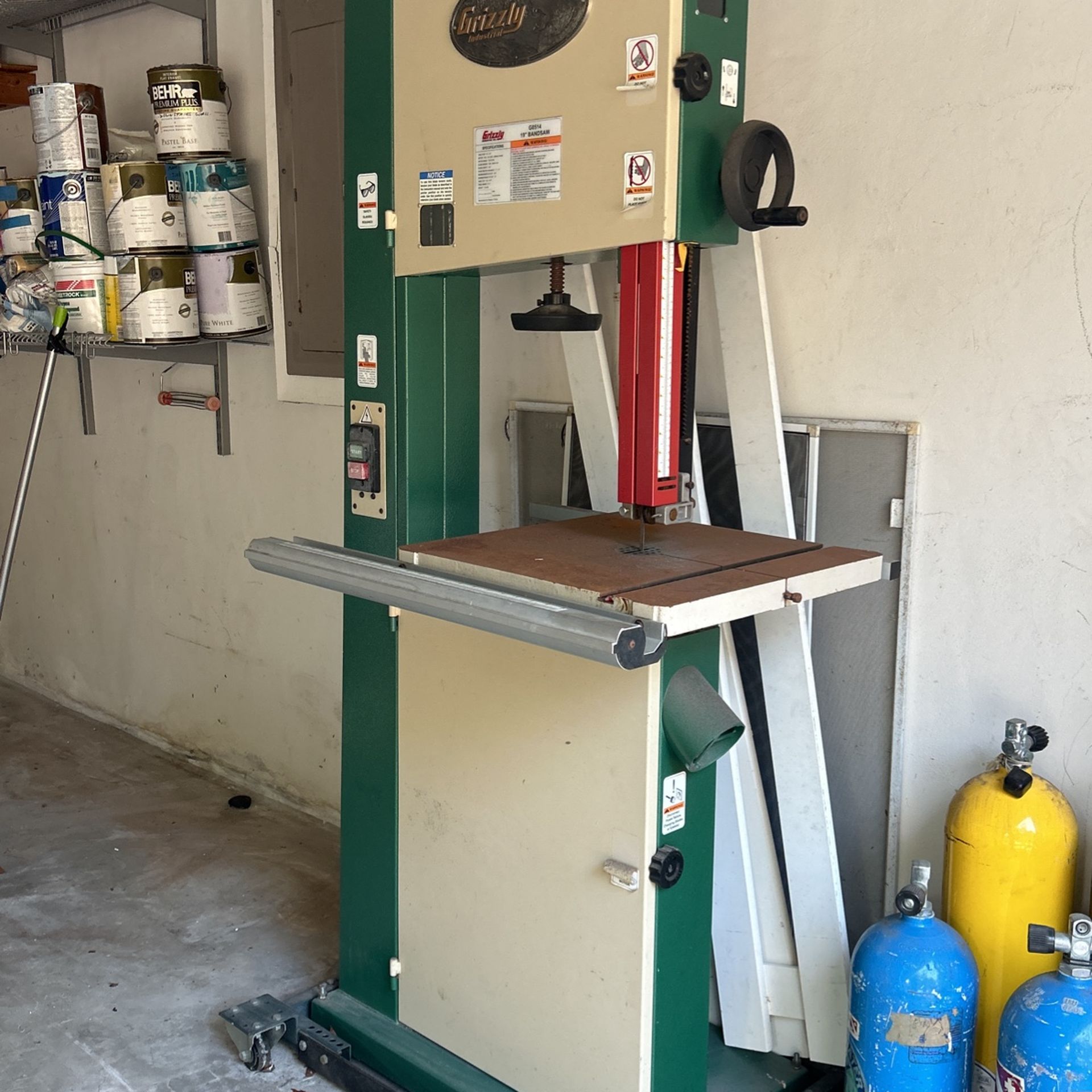 Bandsaw - Grizzly Industrial G0514 - 19”
