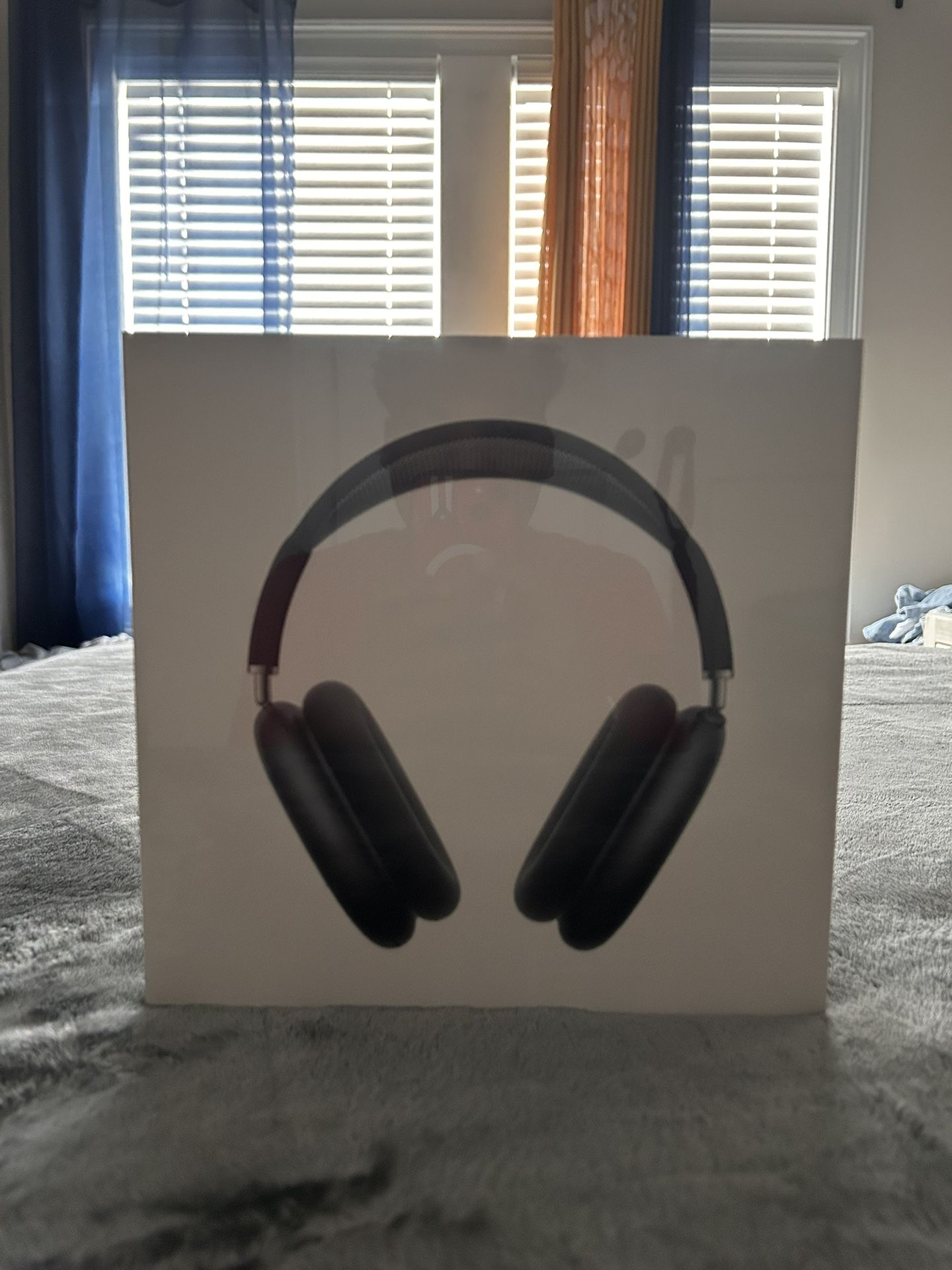 Apple Airpod Maxs Midnight Usb-c *Price Negotiable*