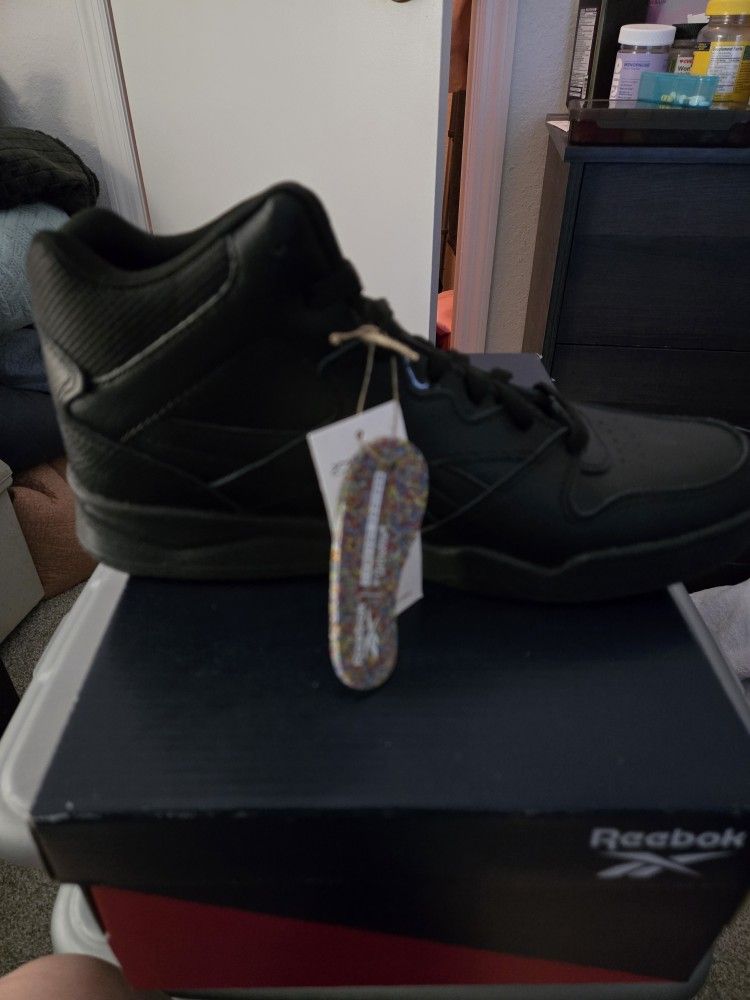 Reebok Sneakers