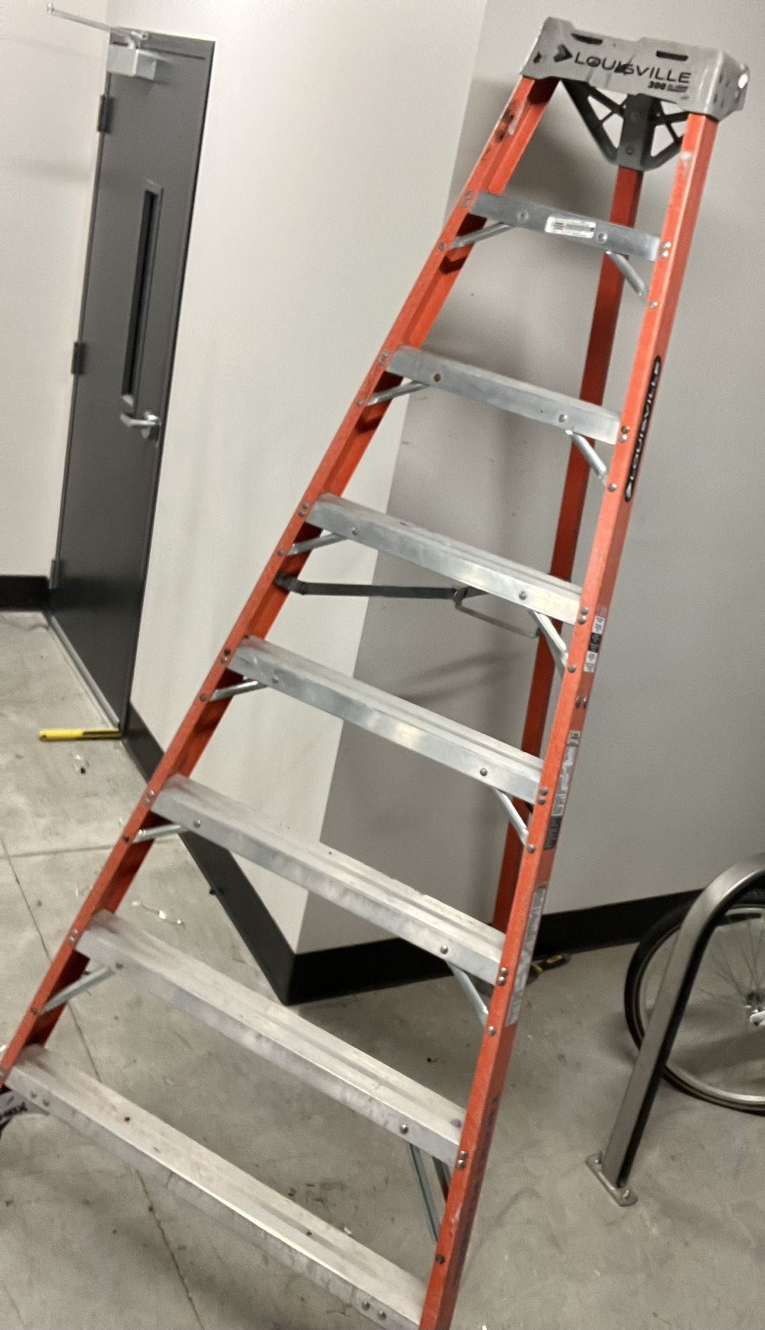 Louisville Fiberglass Ladder 