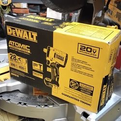 DEWALT 20V MAX BRUSHLESS 1/2" COMPACT IMPACT WRENCH WITH HOG RING ANVIL (TOOL ONLY)