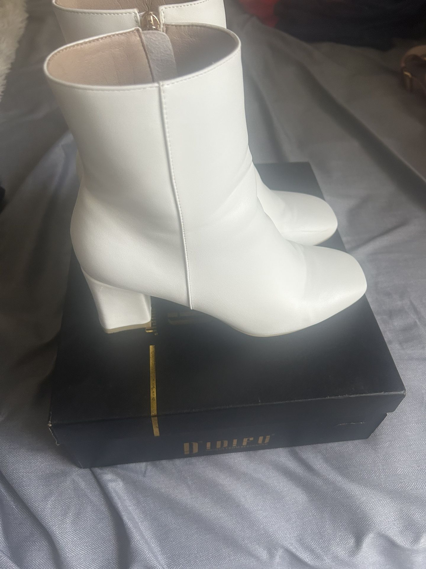 White Boots 