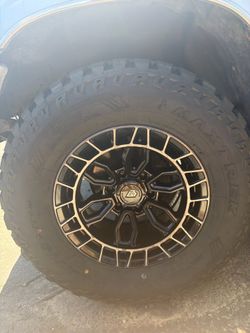 33x11.5x17 Wheels and Tires