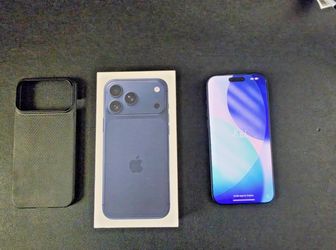 Unlocked iPhone 17 Pro Max A3257 256GB Excellent Cond - Barely Used, Deep Blue -
