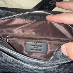 LV Messenger Bag 