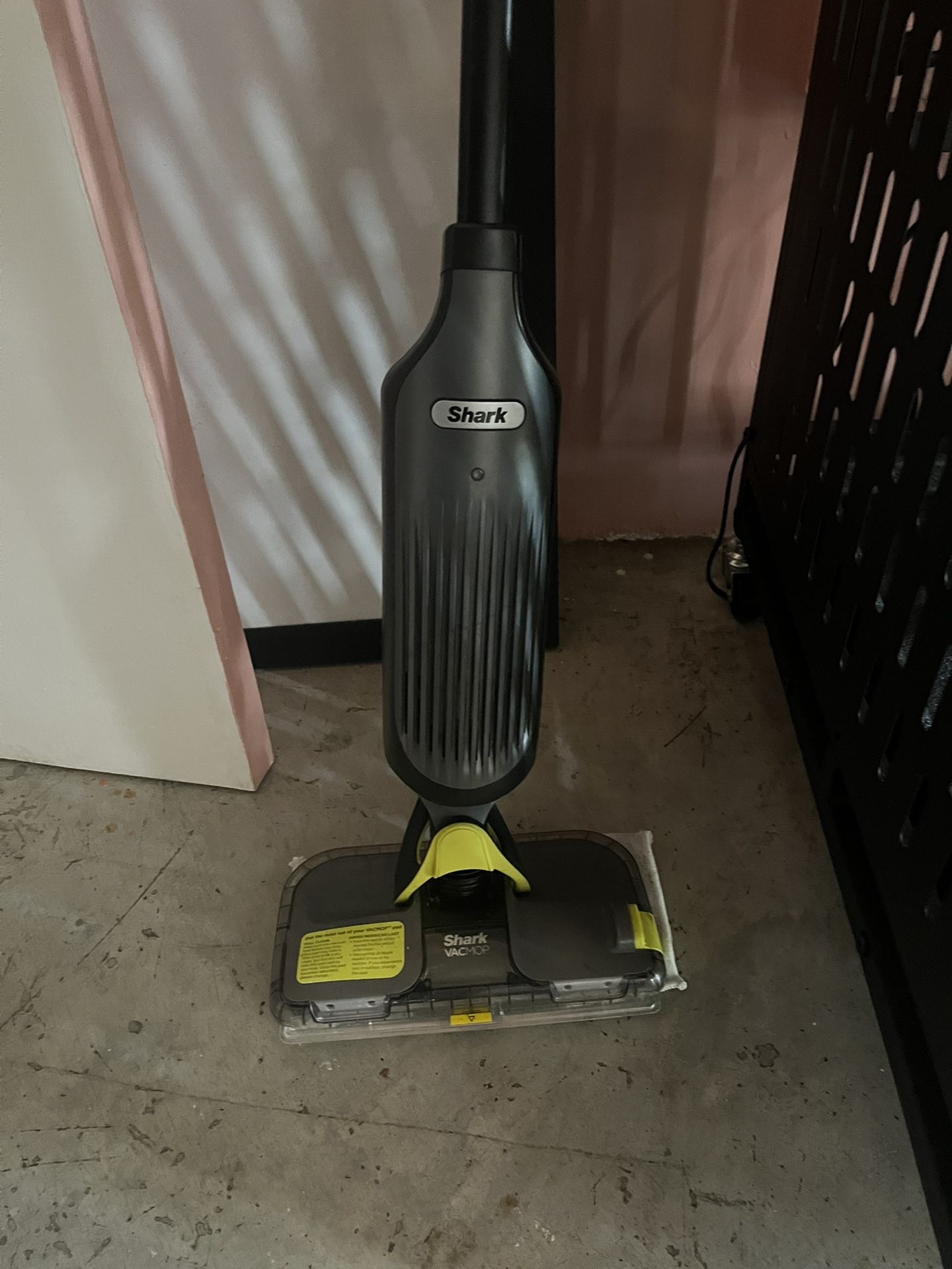 Shark Cordless Vac Mop