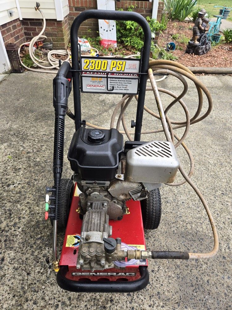 GENERAC COMMERCIAL GRADE 2300PSI 6HP GAS PRESSURE WASHER 