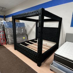 Queen Or King Size Canopy Bed