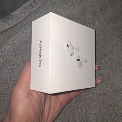 SEALED AIRPODS PRO(2ND GEN)