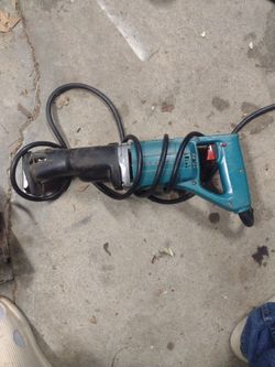 Makita reciprocating saw