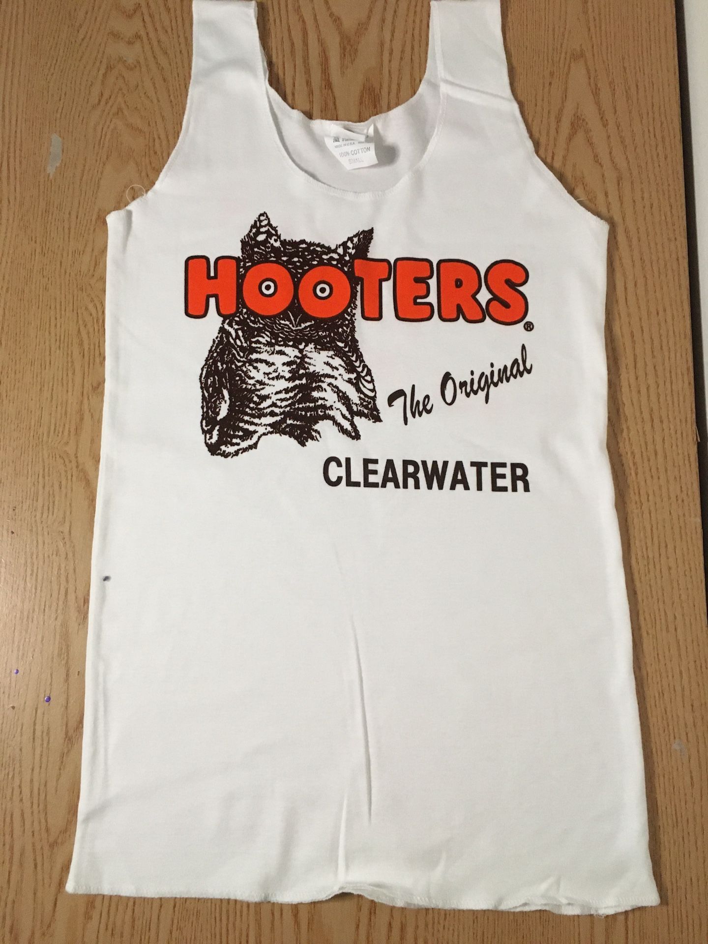 New Women’s Hooters Girl Uniform Tank From Clearwater Florida Size Small Color White
