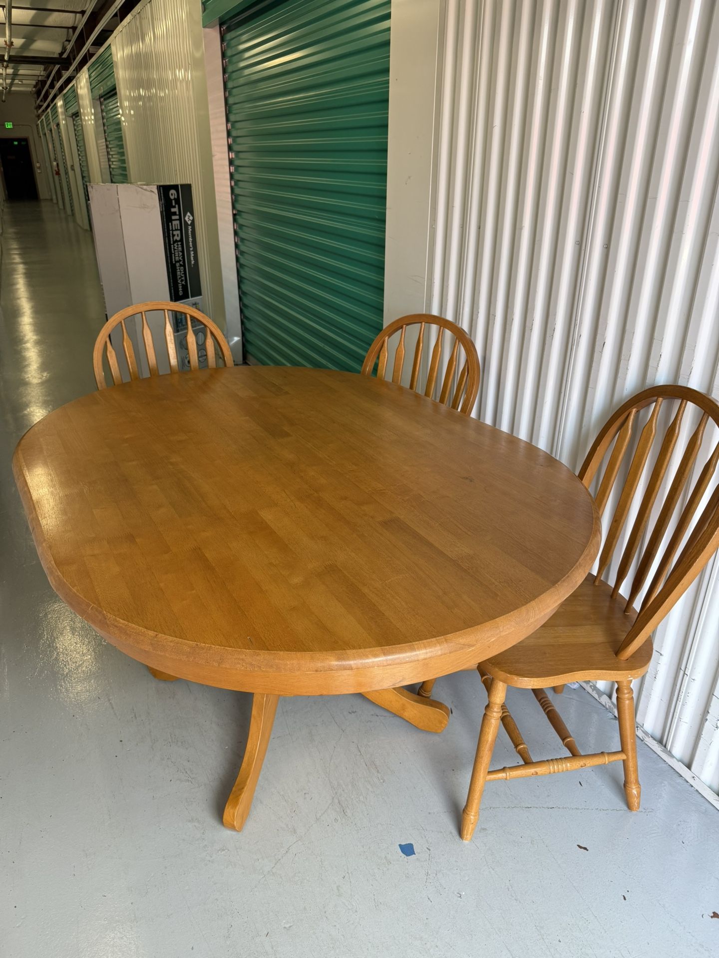 Table & Chairs