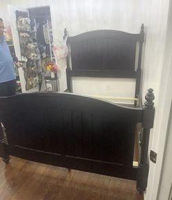 Queen Bed Frame 
