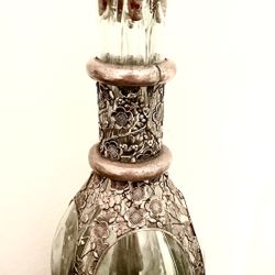 20th century - French sterling silver overlay four-point pour decanter.