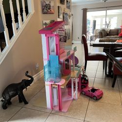 Barbie Dream House 