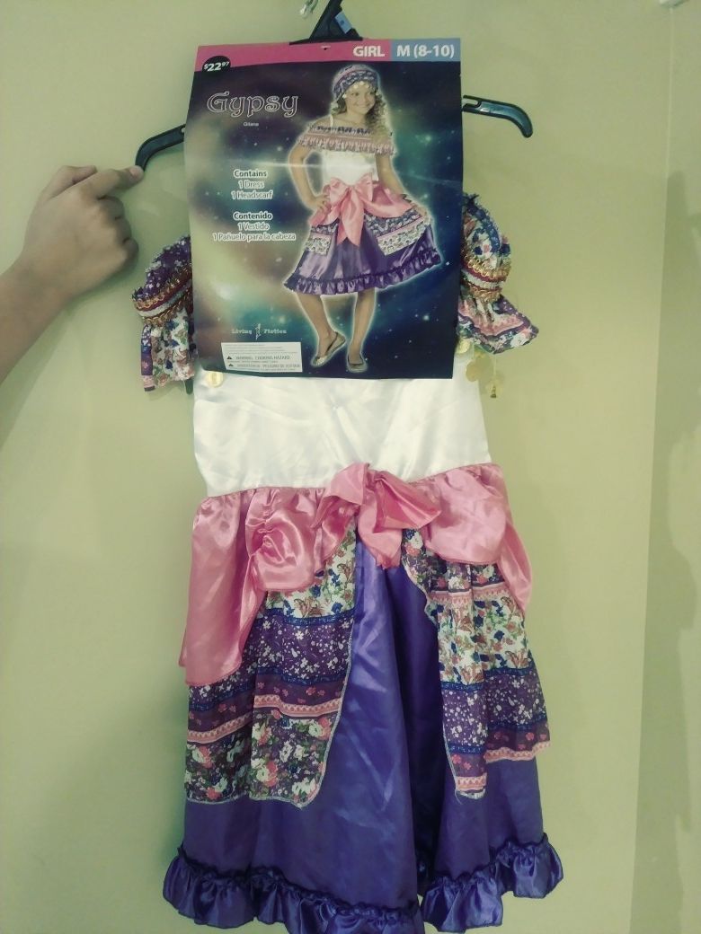 Gipsy costume with a scarf