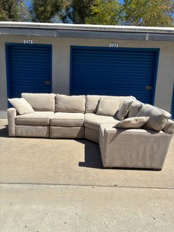 Living Spaces Beige Modular Couch 🛻Delivery Available🛻