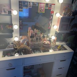 Make up vanity