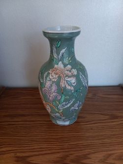Vintage Pastel Lotus Design Vase