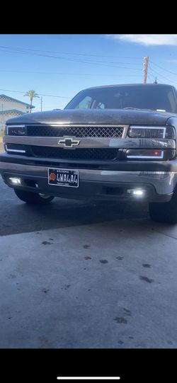 2003 Tahoe cam stage 2 built motor 5.3 130 k miles transmission built 3 years ago like new no slips runs really good sound sistem pioneer sterio 12 in