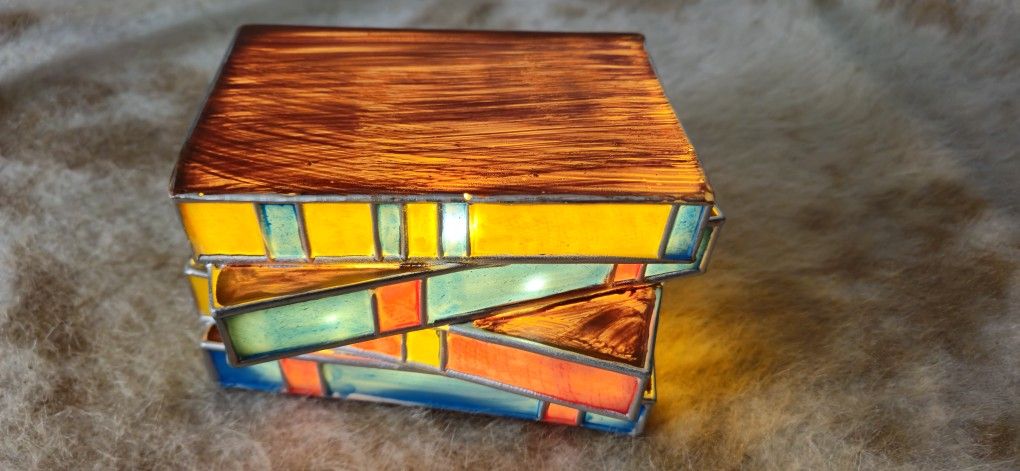New Stained Resin Stacked Books Lamp, Stacked Books Resin Lamp, Handcrafted Resin Nightstand Desk Book Lamps, Reading Nook Lighting Vintage Table Lamp
