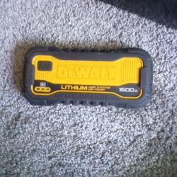 DeWalt Lithium ION Jump Starter USB Power 1600A