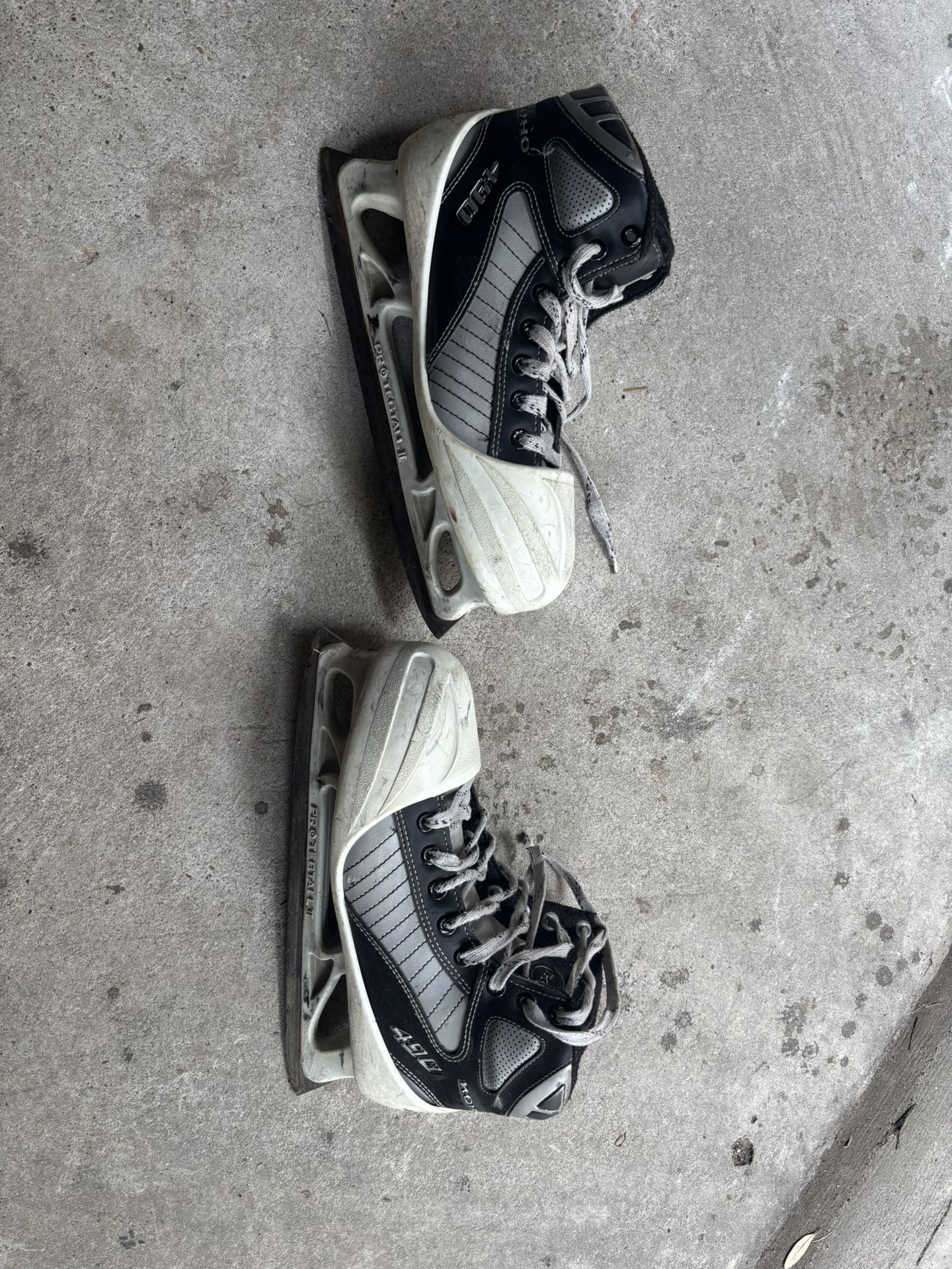 Koho 490 Sr Hockey Goalie Skates - Size 7.5/41