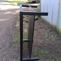 Free coffee table (dirty and damged)