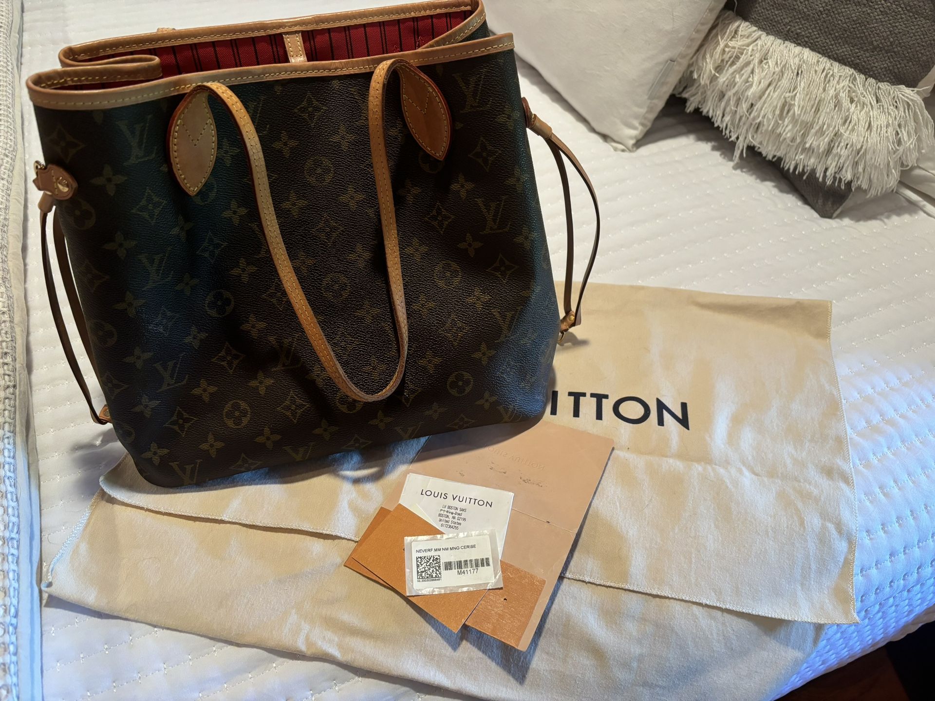 Louis Vuitton Neverful Tote Monogram Bag