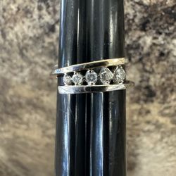 10k band With Diamond Size 7
