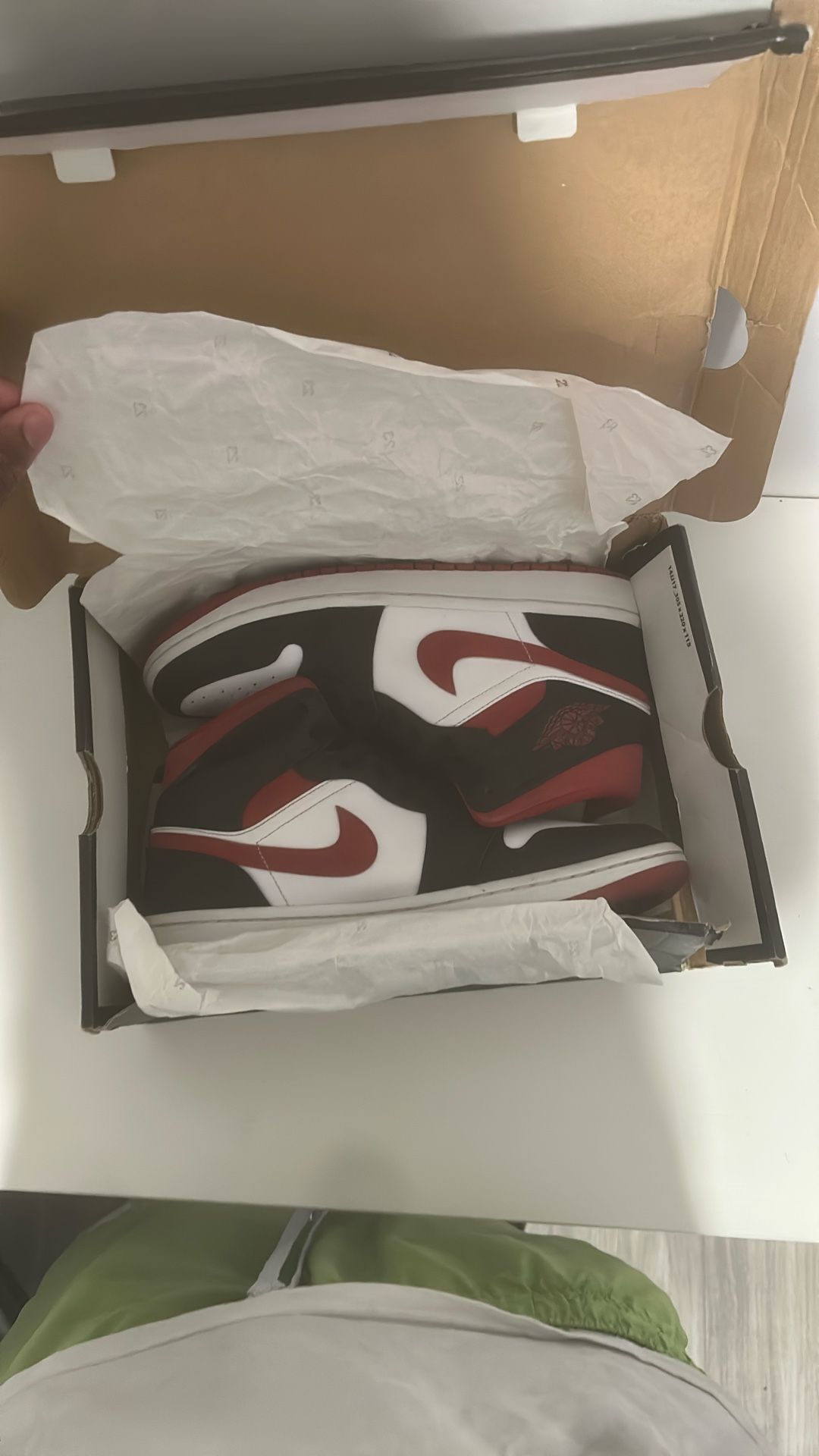 air jordan 1s mid