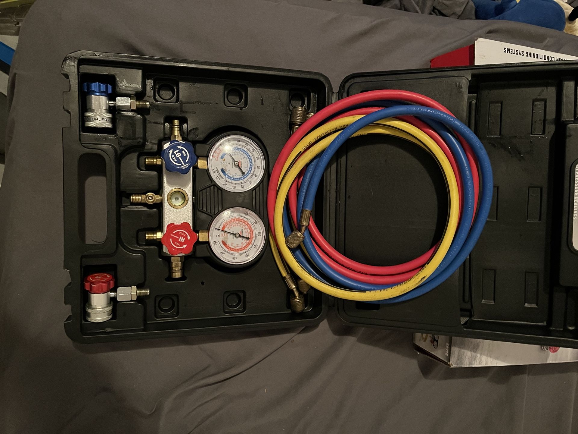 A/C Gauges.