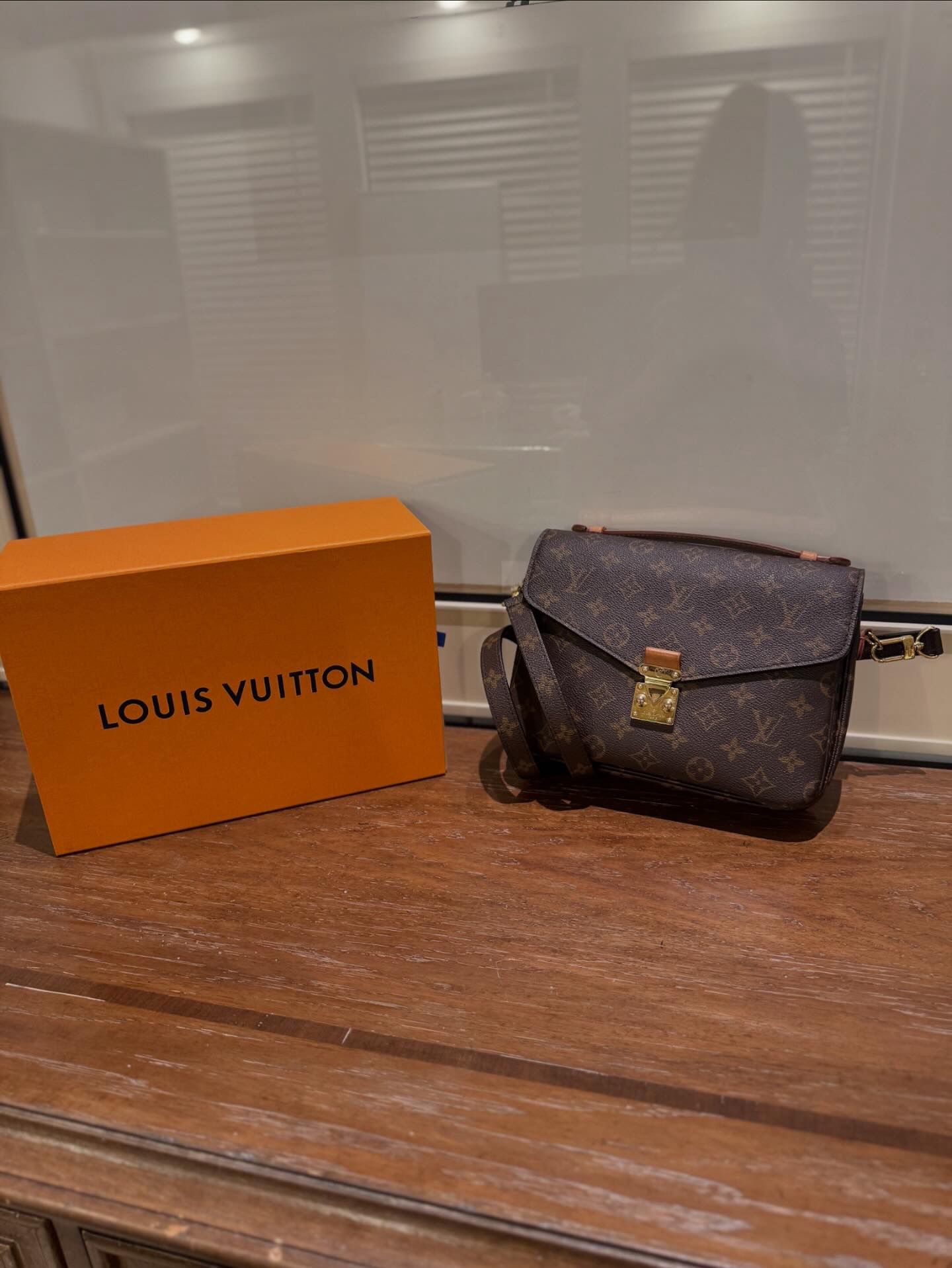 Louis Vuitton Pochette Métis