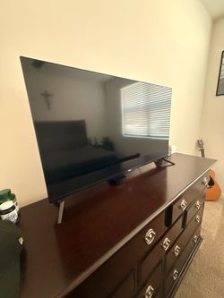 Roku 43” Class Select Series 4K Smart Roku TV