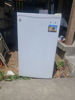 Mini fridge