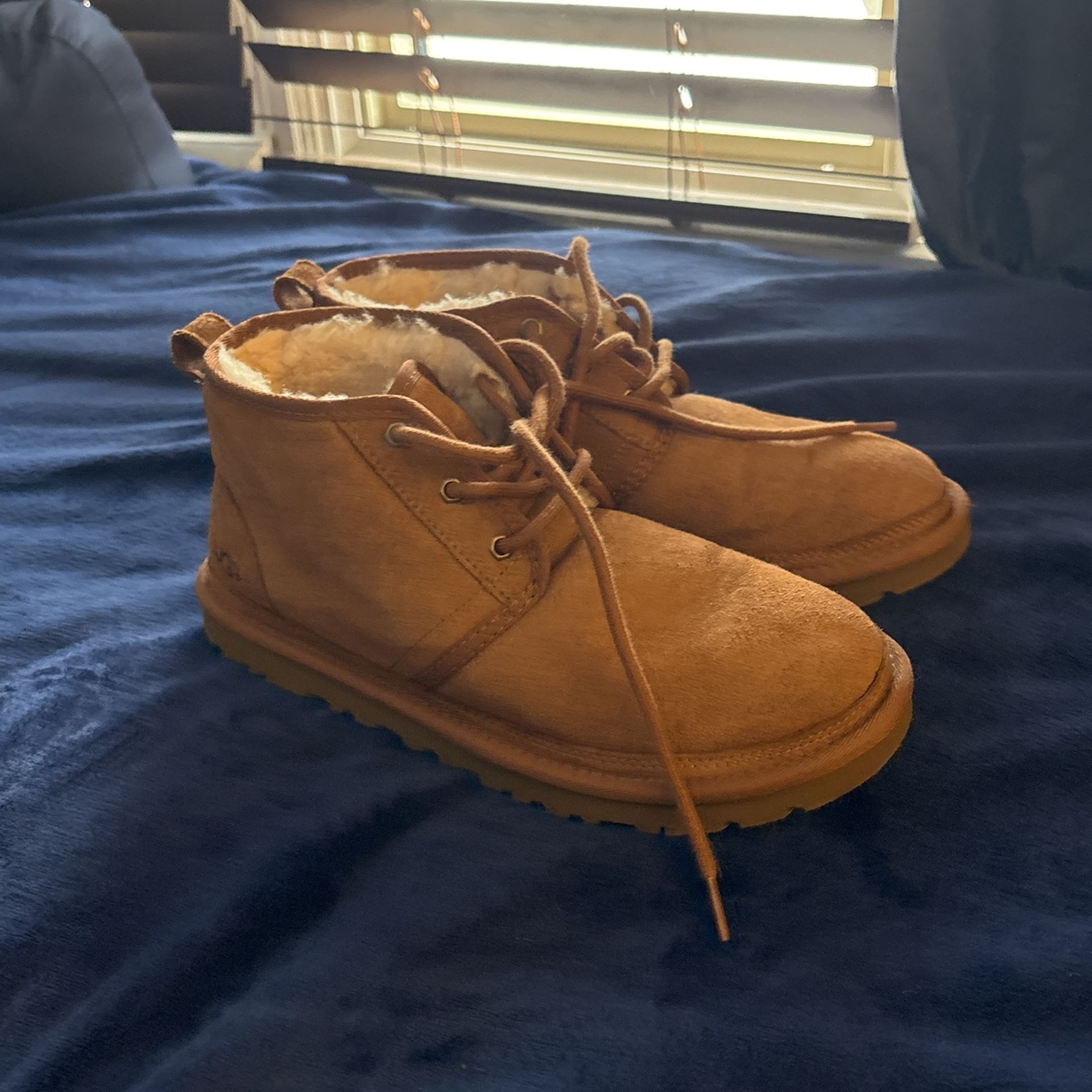 Almost Brand New Uggs Size 9 Men’s