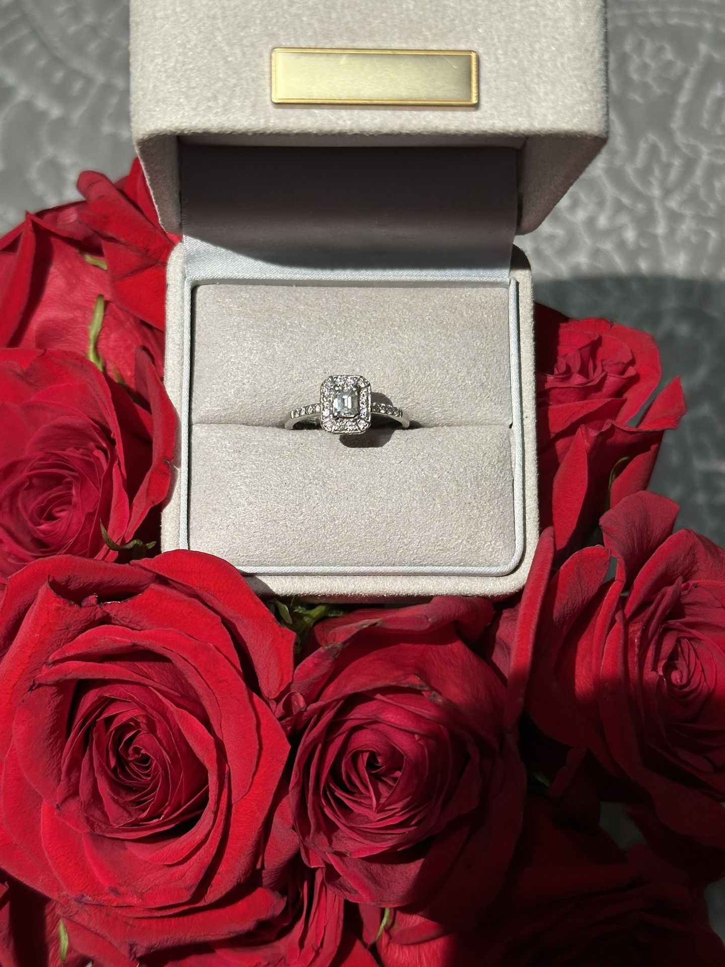 14 KT White Gold Diamond Ring.