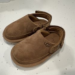 Toddler UGGs size 6 