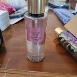 Victoria's Secret Strawberry Champagne Fragrance Mist 8.4 fl. oz.