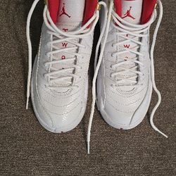 Youth JORDANS (EXCELLENT CONDITION)