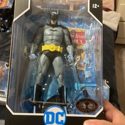 DC Multiverse, Detective comics 27 platinum edition