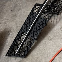 Great Condition BMW Lower Grille