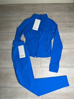 Blue lululemon cropped set