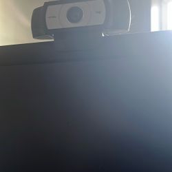 HD Logitech  Webcam + Free ASUS Monitor
