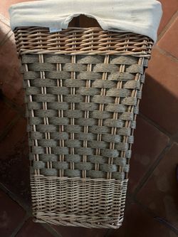 Hamper/Basket 15”x16”x22”