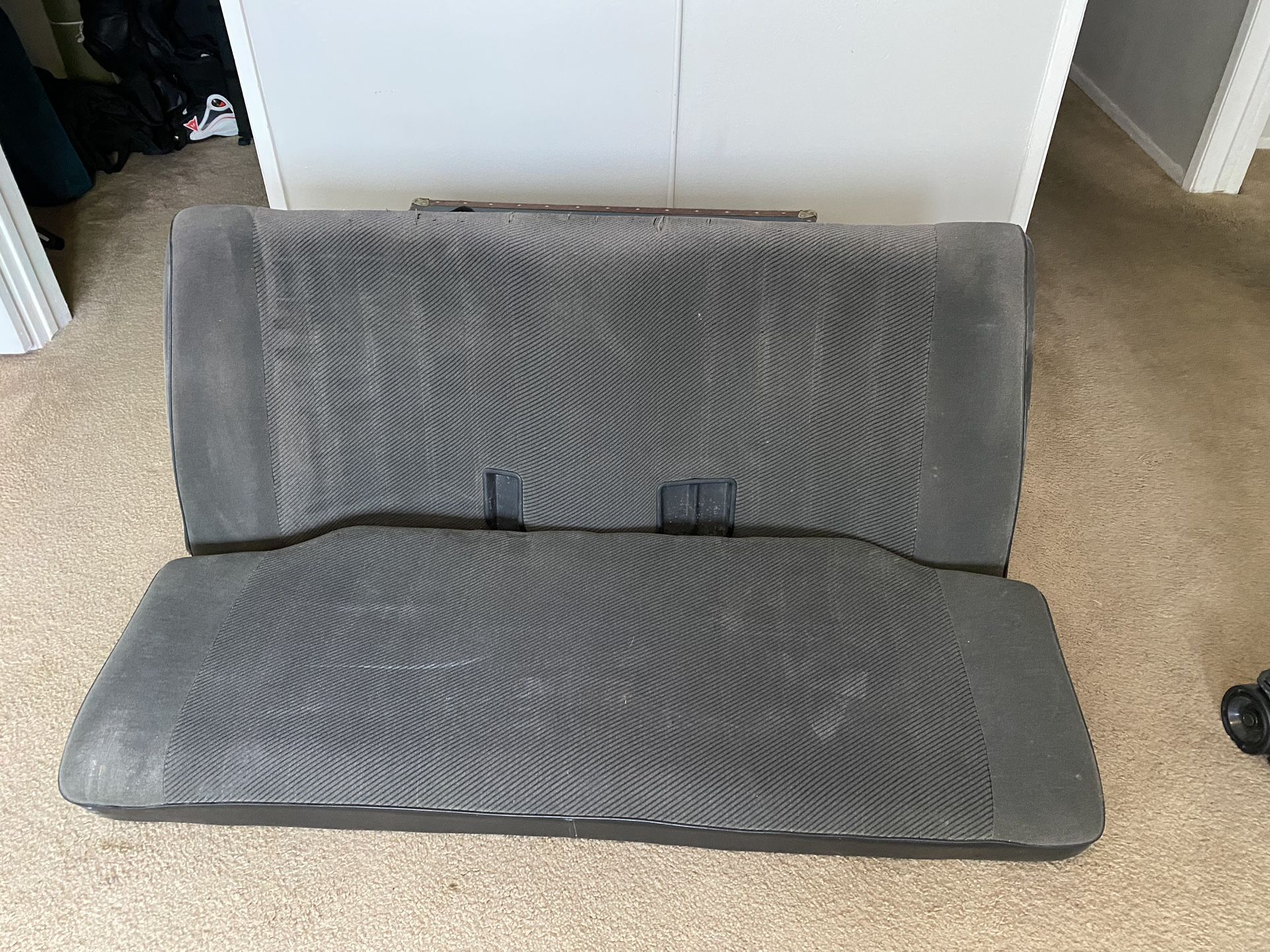 E30 Sedan Rear Seat With Armrest